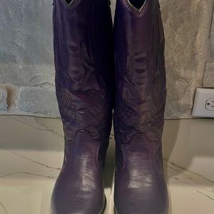 PURPLE cowboy boots by Daily Shoes, size 8